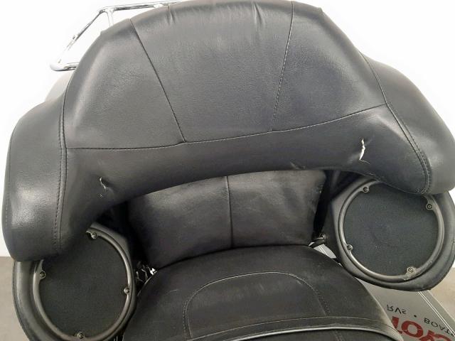 1HD1FC4388Y613942 - 2008 HARLEY-DAVIDSON FLHTCUI BLACK photo 17