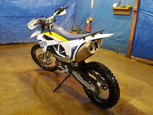 VBKUEV405JM713849 - 2018 HUSQVARNA 701 ENDURO  WHITE photo 3