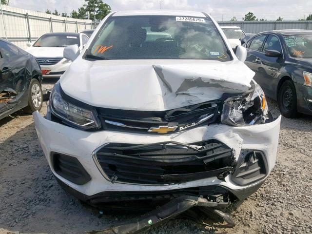 KL7CJKSB5HB105165 - 2017 CHEVROLET TRAX LS WHITE photo 9