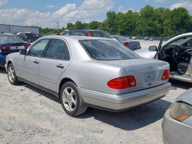 WDBJF55F9VJ034581 - 1997 MERCEDES-BENZ E 320 SILVER photo 3