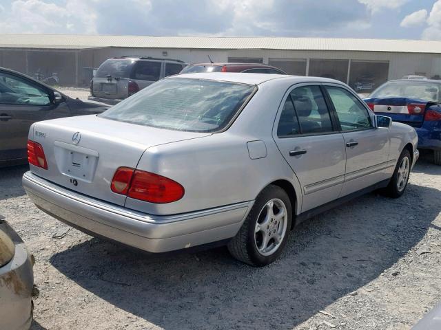 WDBJF55F9VJ034581 - 1997 MERCEDES-BENZ E 320 SILVER photo 4