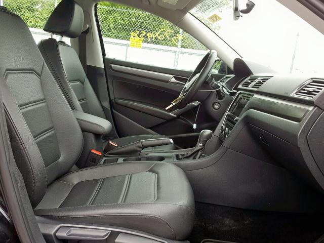 1VWDT7A33HC058251 - 2017 VOLKSWAGEN PASSAT R-L BLACK photo 5