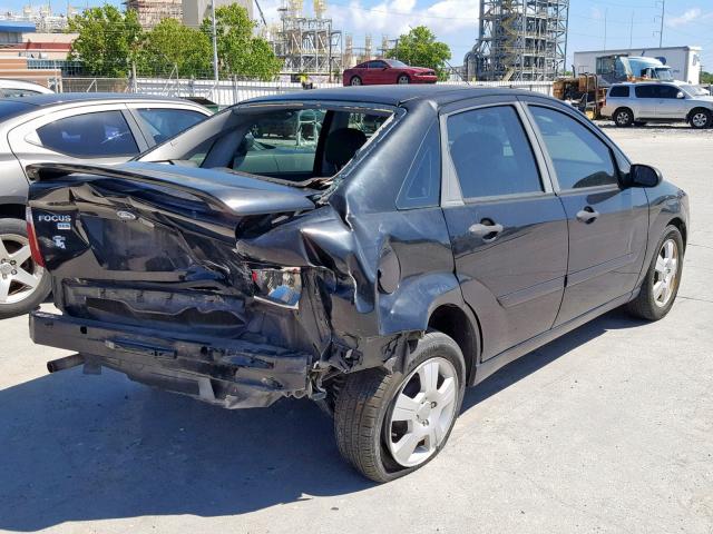 1FAHP34N47W295347 - 2007 FORD FOCUS ZX4 BLACK photo 4