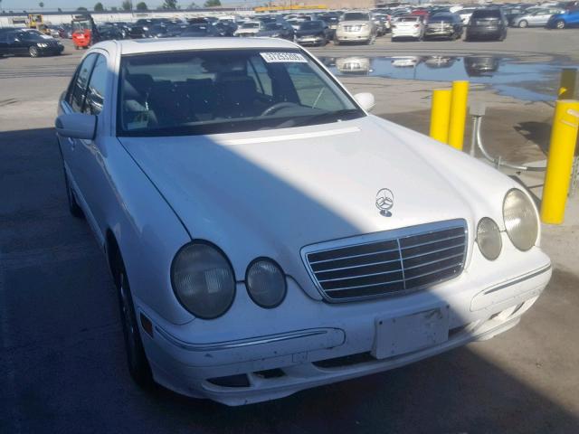 WDBJF65J01B205295 - 2001 MERCEDES-BENZ E 320 WHITE photo 1