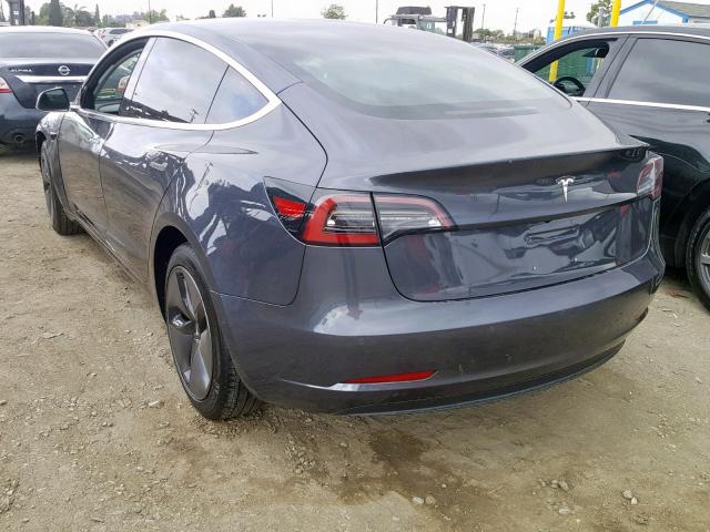 5YJ3E1EA6JF123875 - 2018 TESLA MODEL 3 GRAY photo 3