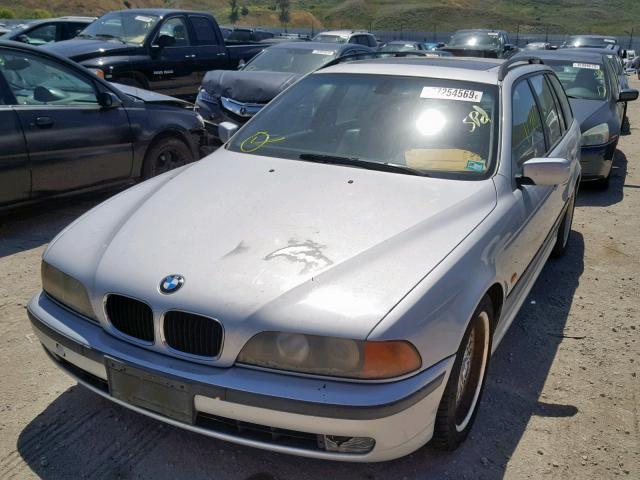 WBADP6347YBV64093 - 2000 BMW 528 IT AUT SILVER photo 2