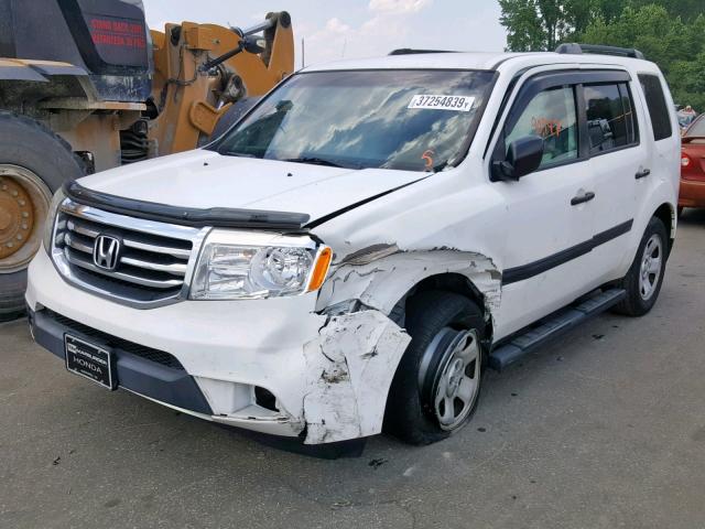 5FNYF3H23CB029667 - 2012 HONDA PILOT LX WHITE photo 2