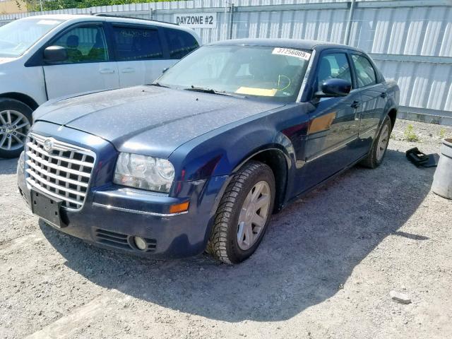 2C3JA53GX5H142953 - 2005 CHRYSLER 300 TOURIN BLACK photo 2