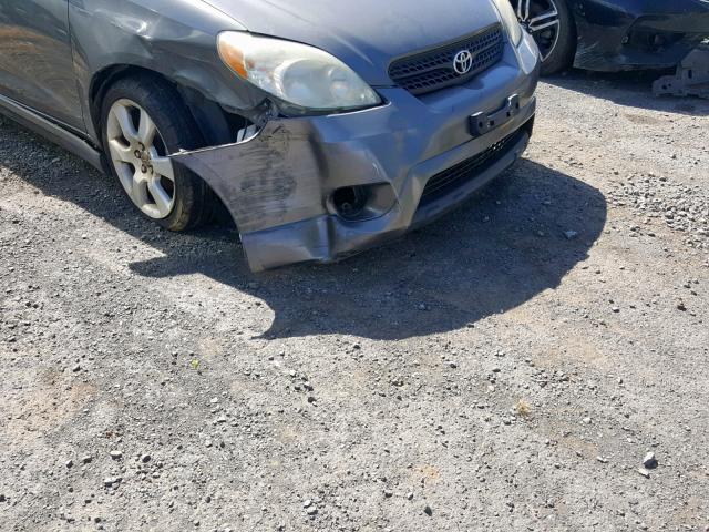 2T1KR32E55C488903 - 2005 TOYOTA MATRIX XR GRAY photo 9