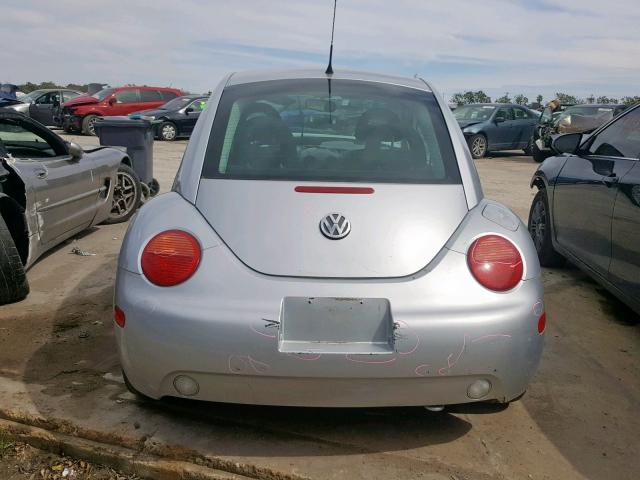3VWCB21C12M406975 - 2002 VOLKSWAGEN NEW BEETLE ნაცრისფერი ფოტო 9