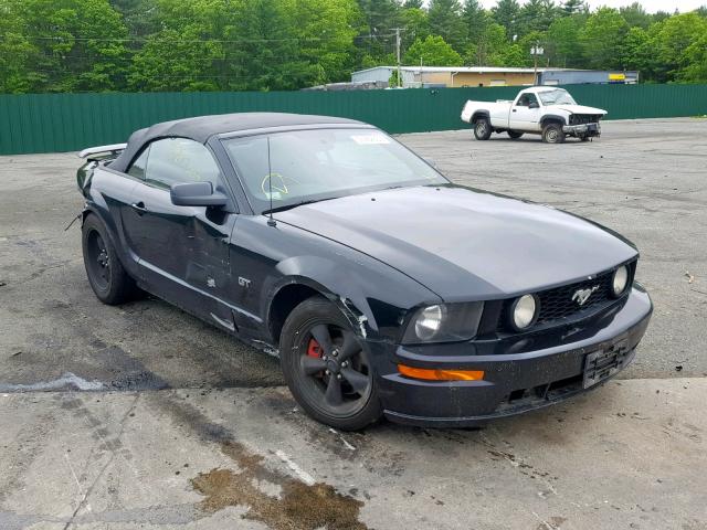 1ZVFT85H855238975 - 2005 FORD MUSTANG GT BLACK photo 1