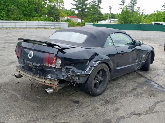 1ZVFT85H855238975 - 2005 FORD MUSTANG GT BLACK photo 4