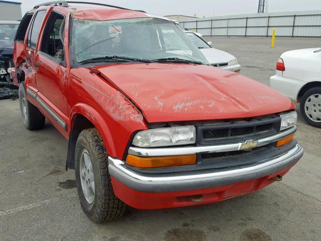 1GNDT13W312222978 - 2001 CHEVROLET BLAZER RED photo 1