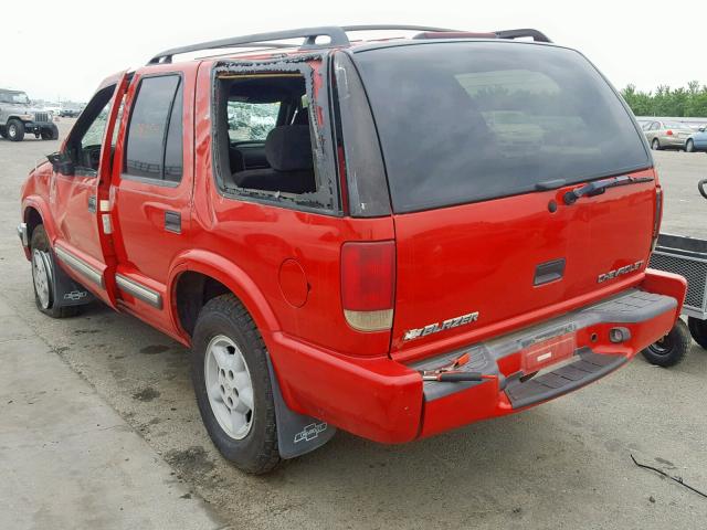 1GNDT13W312222978 - 2001 CHEVROLET BLAZER RED photo 3