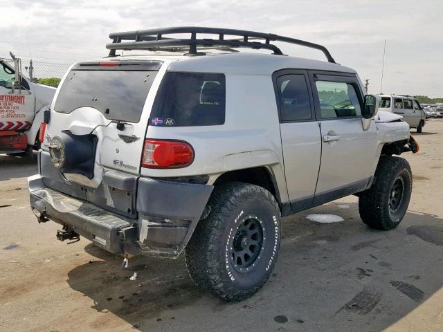 JTEBU11F870097413 - 2007 TOYOTA FJ CRUISER SILVER photo 4