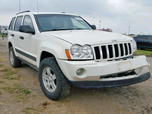 1J4HR48N15C622154 - 2005 JEEP GRAND CHER WHITE photo 1