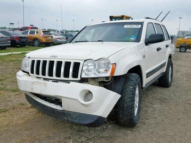 1J4HR48N15C622154 - 2005 JEEP GRAND CHER WHITE photo 2