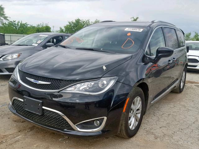 2C4RC1BG5JR246628 - 2018 CHRYSLER PACIFICA T BLACK photo 2