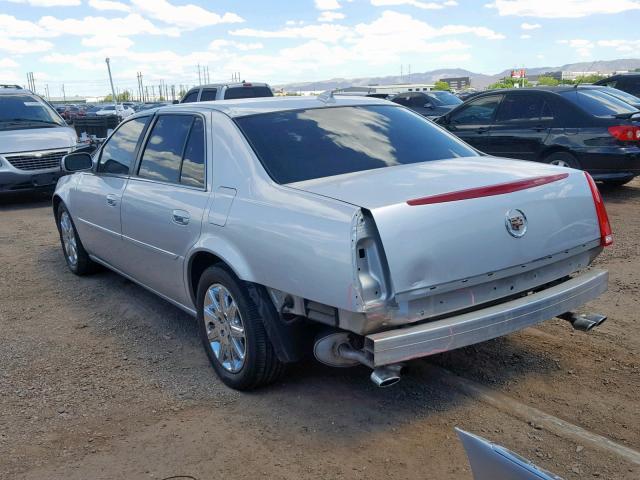 1G6KH5E62BU114026 - 2011 CADILLAC DTS PREMIU SILVER photo 3