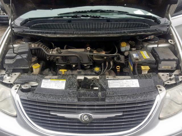 2C4GP54L14R509599 - 2004 CHRYSLER TOWN & COU SILVER photo 7