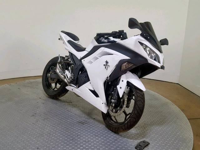 JKAEX8A17DDA11418 - 2013 KAWASAKI EX300 A WHITE photo 2