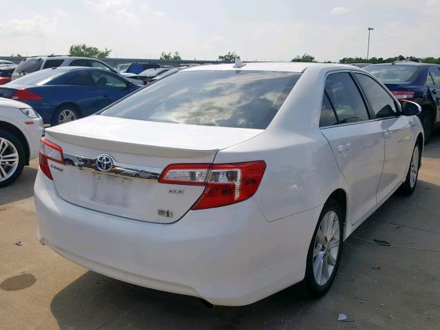 4T1BD1FK0CU013934 - 2012 TOYOTA CAMRY HYBR WHITE photo 4