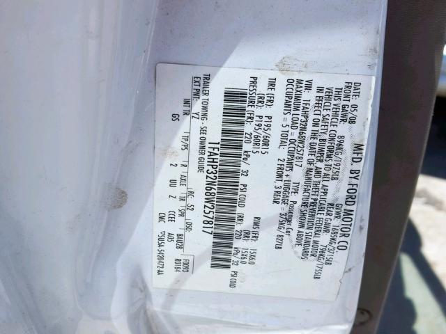 1FAHP32N68W257817 - 2008 FORD FOCUS S/SE WHITE photo 10