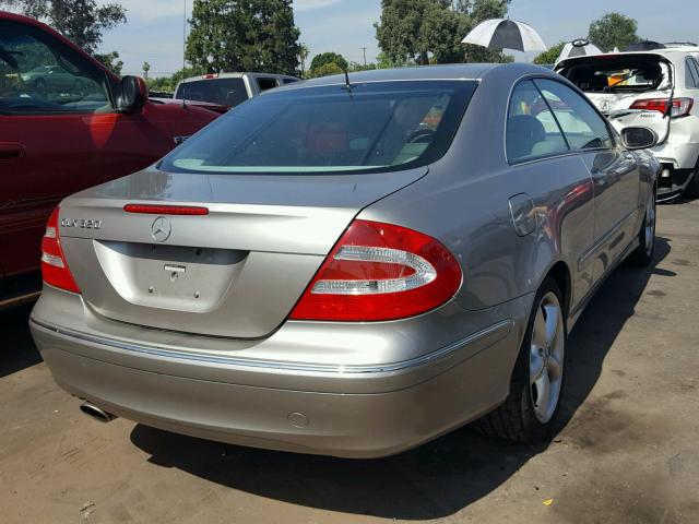 WDBTJ65J65F165455 - 2005 MERCEDES-BENZ CLK 320C SILVER photo 4