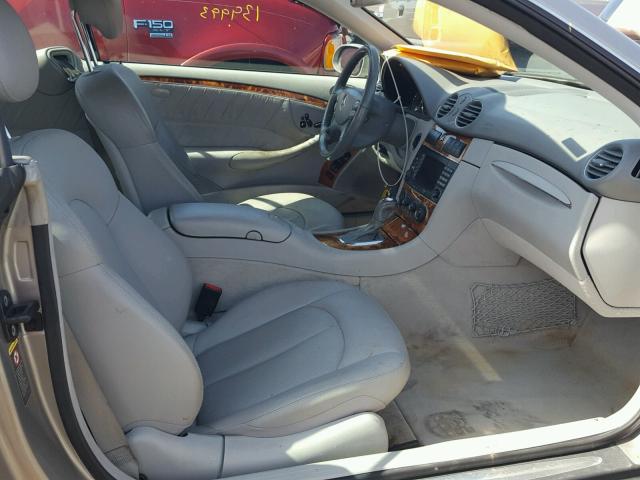 WDBTJ65J65F165455 - 2005 MERCEDES-BENZ CLK 320C SILVER photo 5