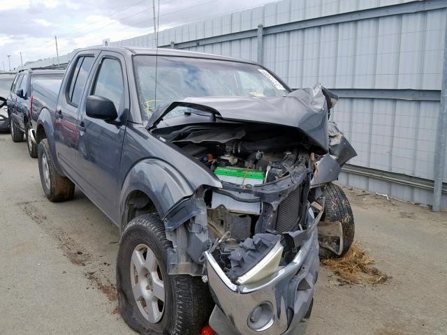 1N6AD07U26C419702 - 2006 NISSAN FRONTIER C GRAY photo 1