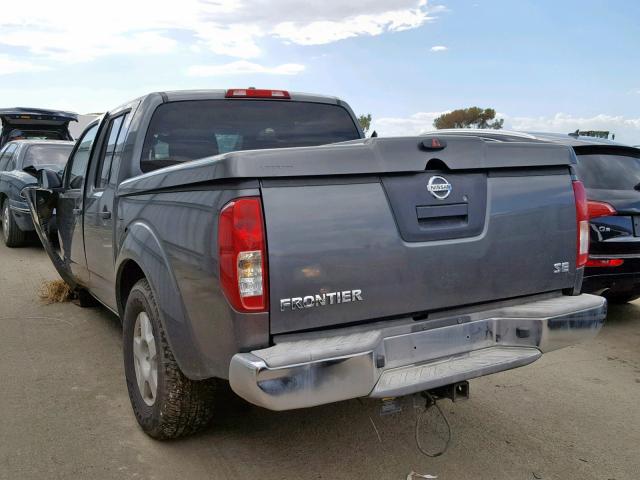 1N6AD07U26C419702 - 2006 NISSAN FRONTIER C GRAY photo 3