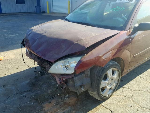 1FAHP34N26W136048 - 2006 FORD FOCUS ZX4 MAROON photo 9