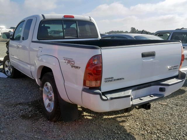 5TETU62N98Z493797 - 2008 TOYOTA TACOMA PRE WHITE photo 3