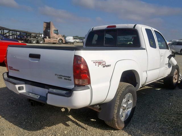 5TETU62N98Z493797 - 2008 TOYOTA TACOMA PRE WHITE photo 4