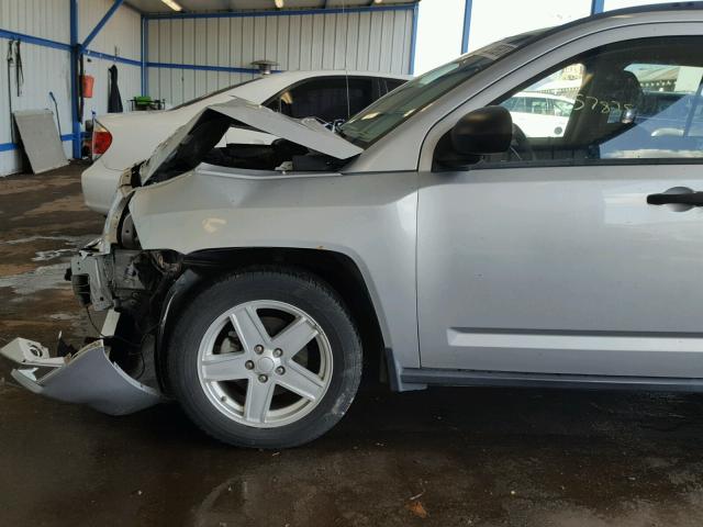 1J8FT47W17D102082 - 2007 JEEP COMPASS SILVER photo 9