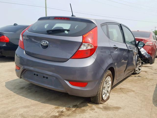 KMHCT5AE5HU307384 - 2017 HYUNDAI ACCENT SE GRAY photo 4