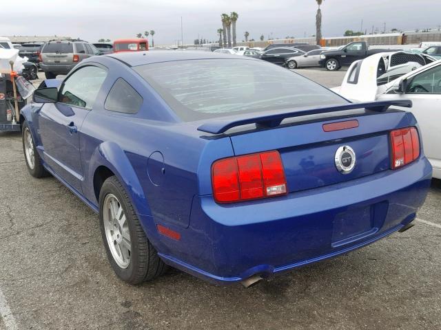 1ZVFT82H255212571 - 2005 FORD MUSTANG GT BLUE photo 3