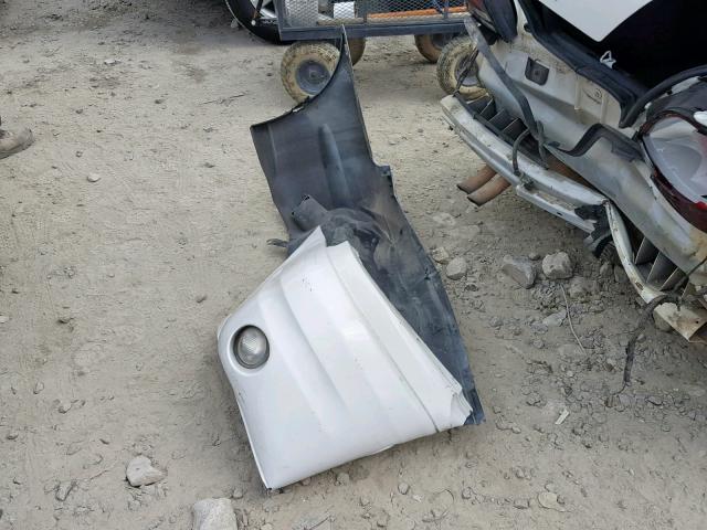 1G2NF52E34M586917 - 2004 PONTIAC GRAND AM S WHITE photo 9