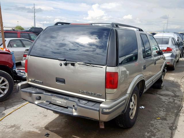 1GNDT13W5X2186705 - 1999 CHEVROLET BLAZER GRAY photo 4