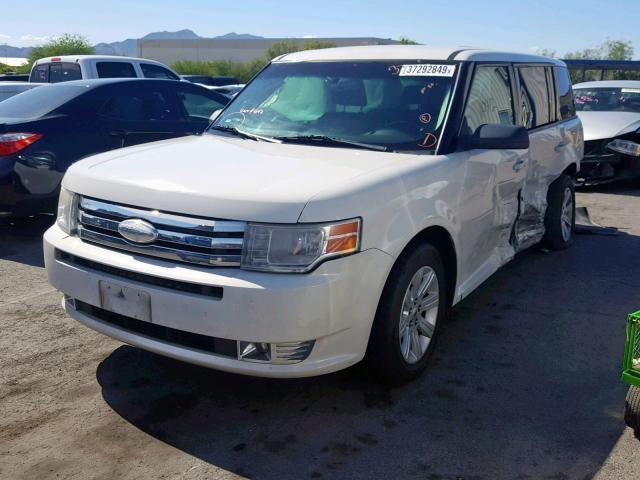 2FMGK5BC4BBD35062 - 2011 FORD FLEX SE WHITE photo 2