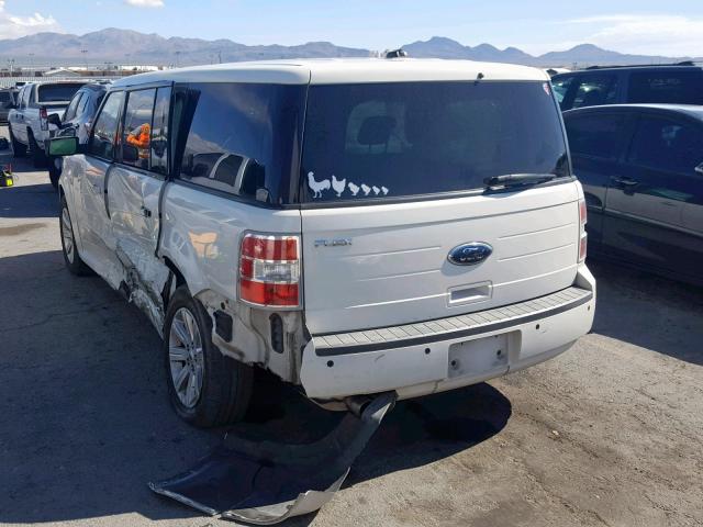 2FMGK5BC4BBD35062 - 2011 FORD FLEX SE WHITE photo 3