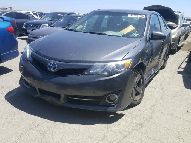 4T1BD1FK3EU137702 - 2014 TOYOTA CAMRY HYBR CHARCOAL photo 2