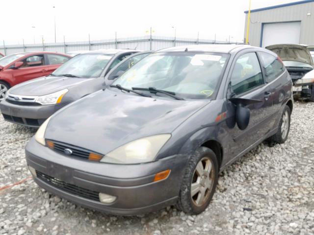 3FAFP31343R145035 - 2003 FORD FOCUS ZX3 GRAY photo 2