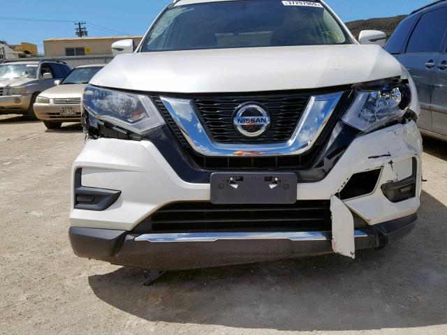 JN8AT2MT0JW465490 - 2018 NISSAN ROGUE S WHITE photo 9