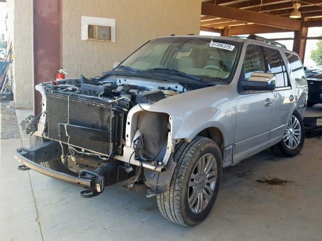 5LMFU28567LJ18503 - 2007 LINCOLN NAVIGATOR SILVER photo 2