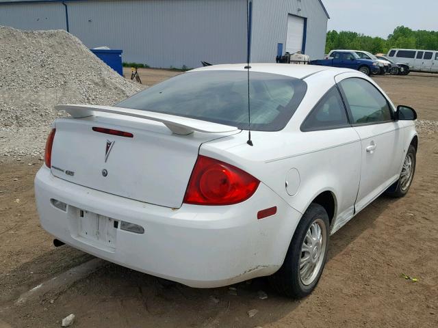 1G2AS18H297124844 - 2009 PONTIAC G5 WHITE photo 4