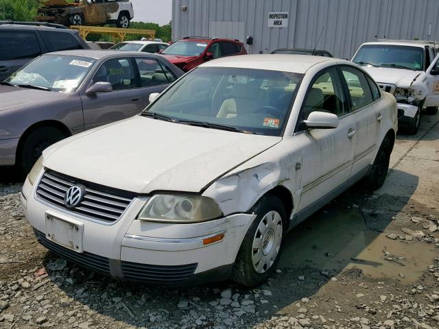 WVWMD63B23P270719 - 2003 VOLKSWAGEN PASSAT GL WHITE photo 2