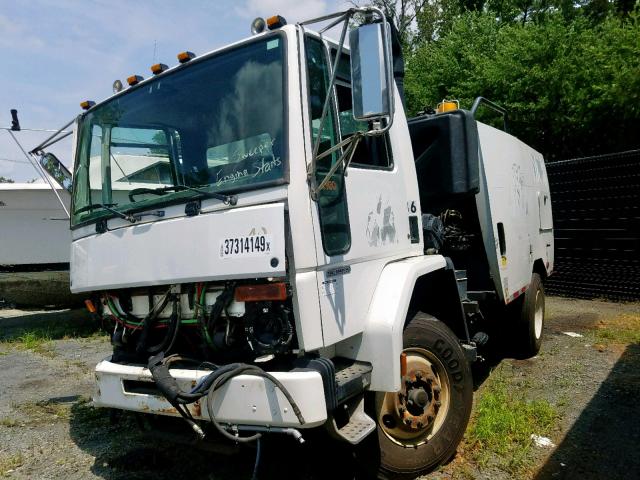 49HAADBV44DN25173 - 2004 STERLING TRUCK SC 8000 WHITE photo 2