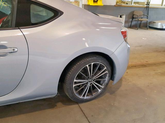 JF1ZNAA13D2728532 - 2013 TOYOTA SCION FR-S SILVER photo 9