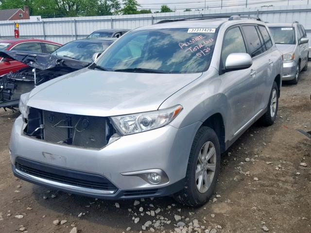 5TDZK3EH9CS072964 - 2012 TOYOTA HIGHLANDER SILVER photo 2